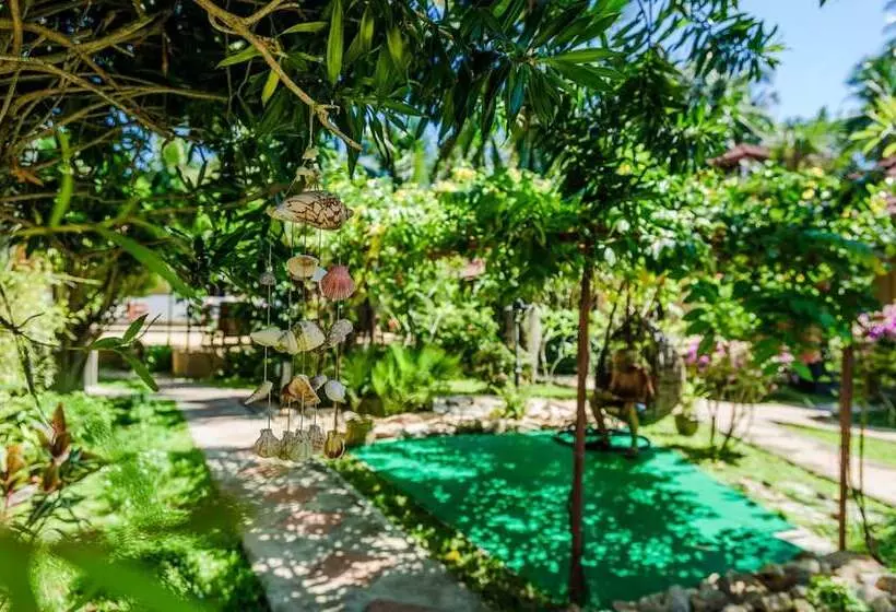 Hotelli Samui Green Space Resort