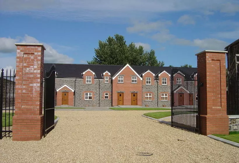 هتل Stable Court