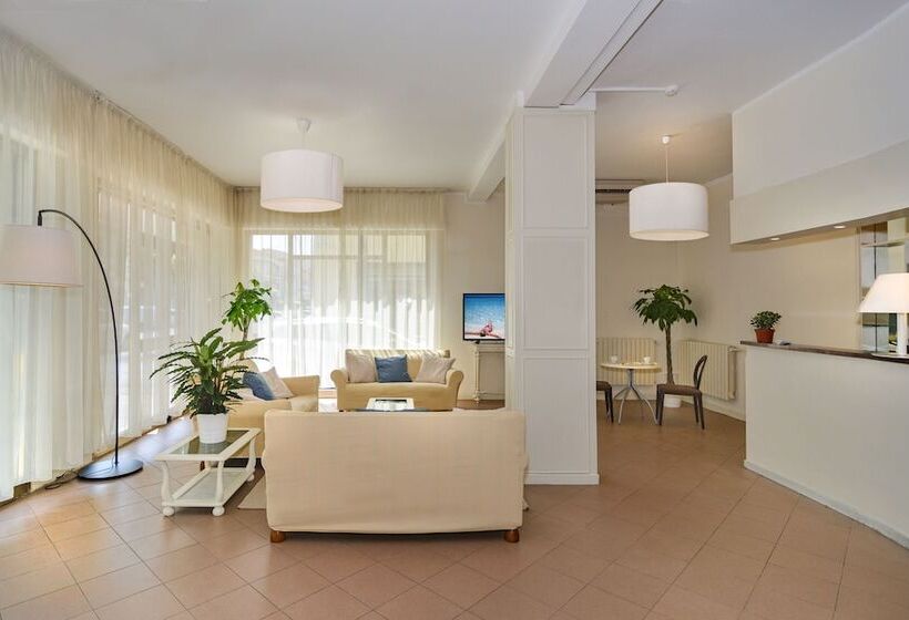 هتل Stella D'italia