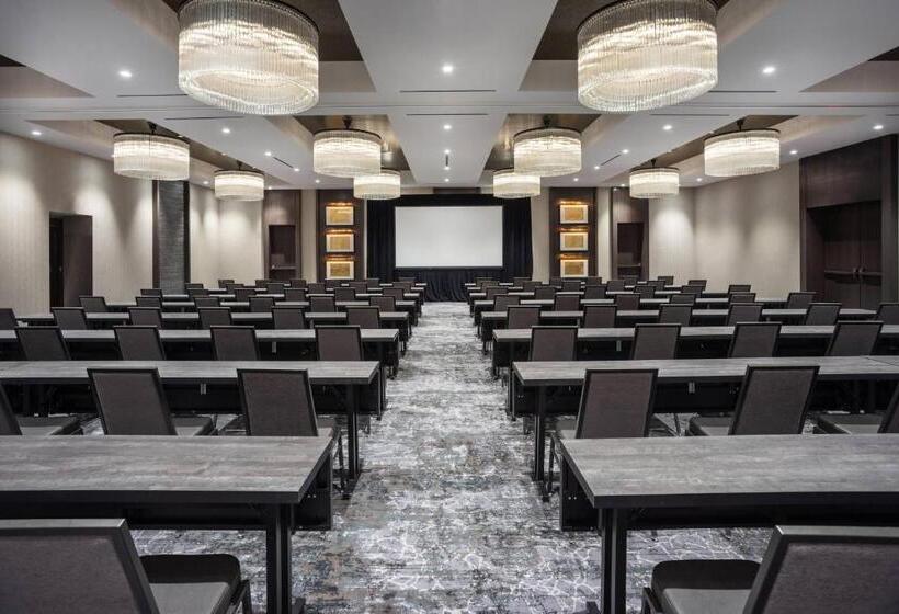 The Row Hotel At Assembly Row, Autograph Collection