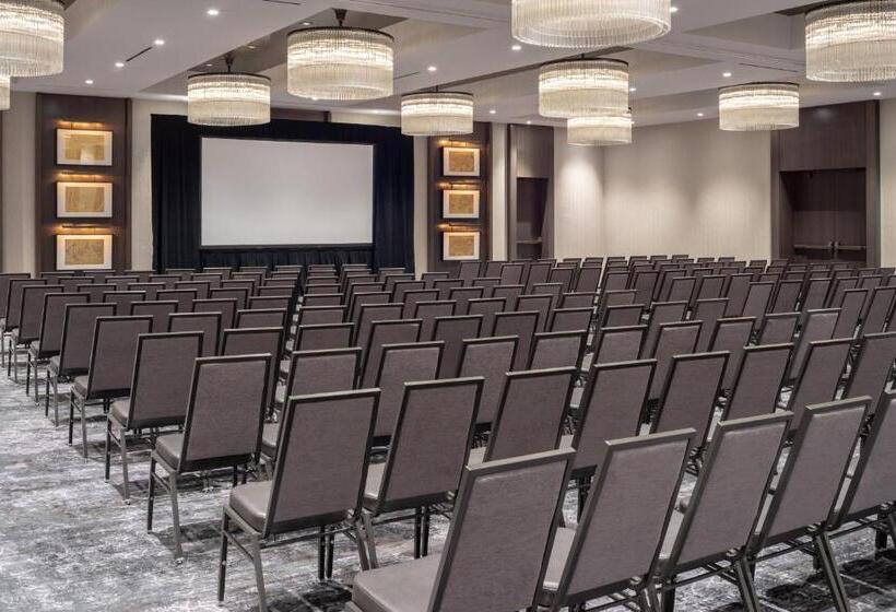 The Row Hotel At Assembly Row, Autograph Collection