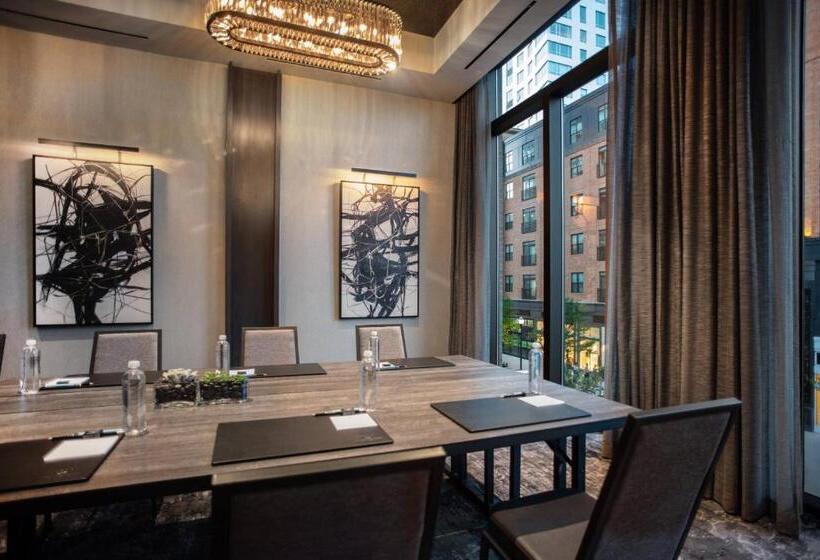 The Row Hotel At Assembly Row, Autograph Collection