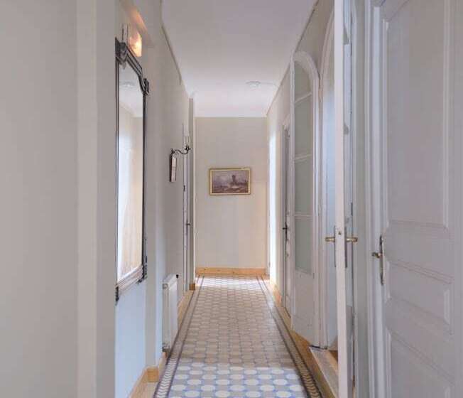 هتل Mas Sant Marc