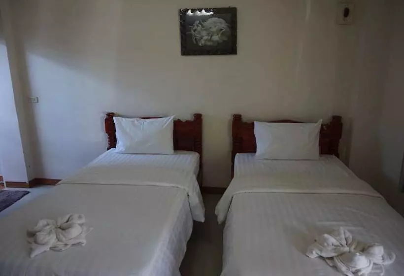 ホテル Gongaew Mansion