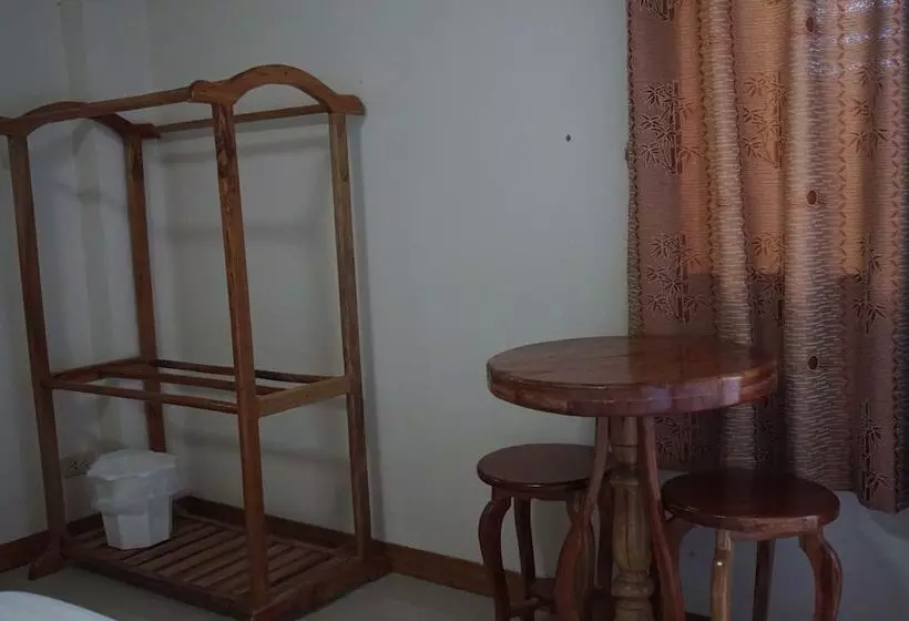 ホテル Gongaew Mansion