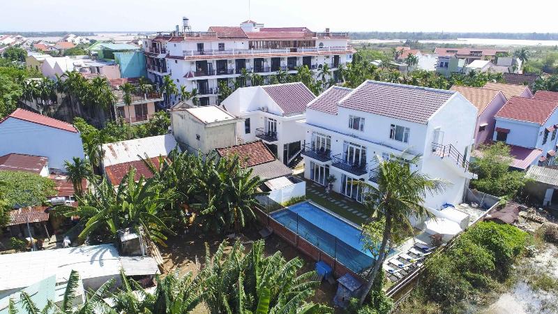 هتل Hoi An Sunny Pool Villa
