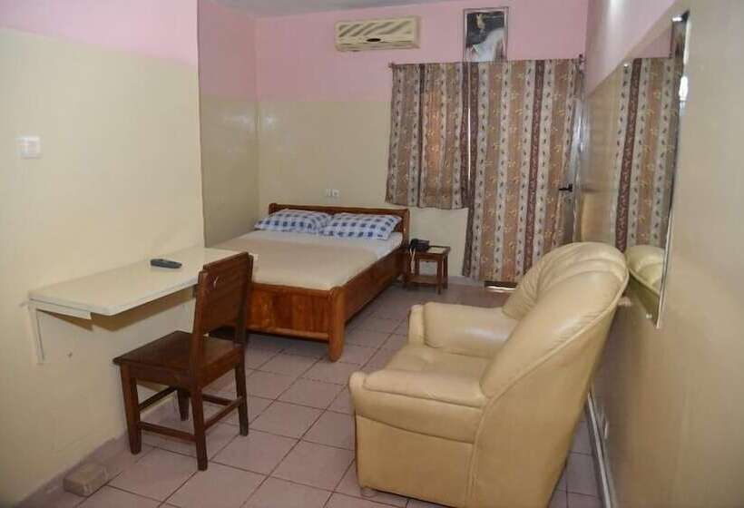 هتل Hôtel Résidence Les Anges