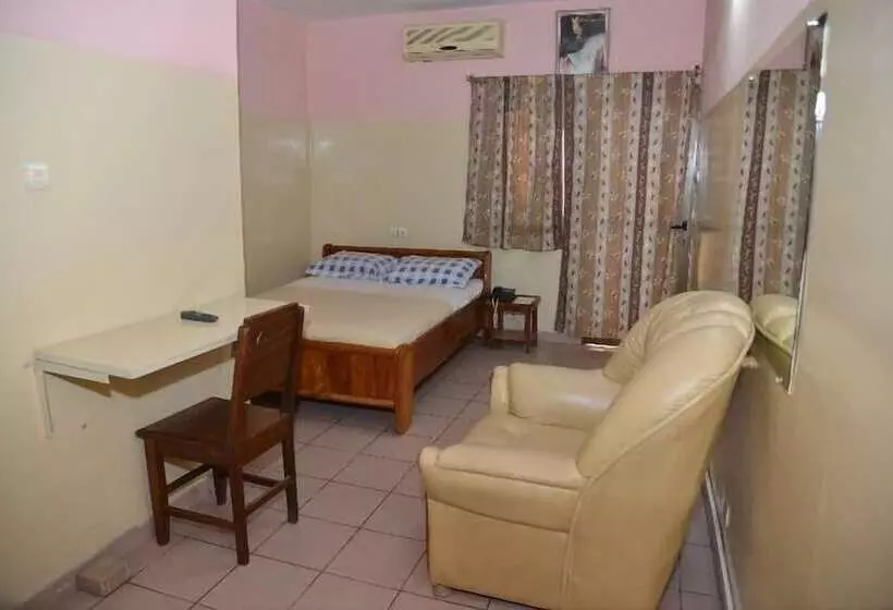 هتل Hôtel Résidence Les Anges