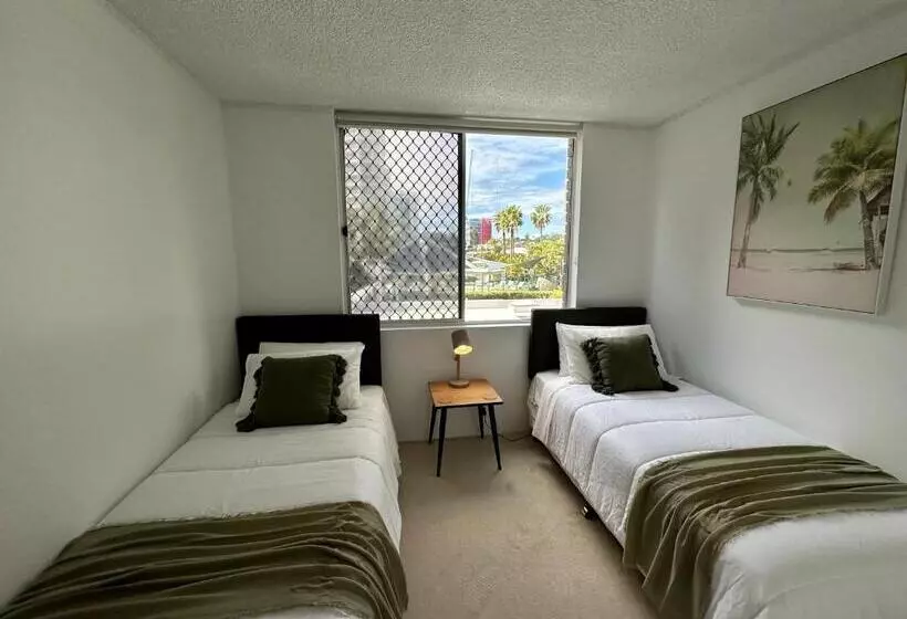 ホテル Meridian Tower Kirra Beach