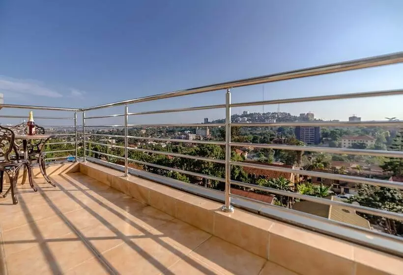 هتل Ntinda Complex Apartments