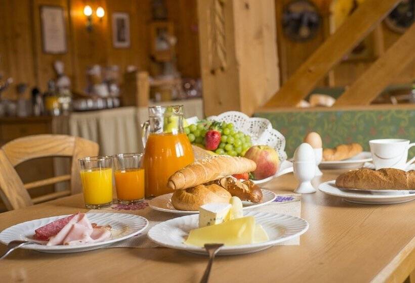 فندق Pension Lackenbauer