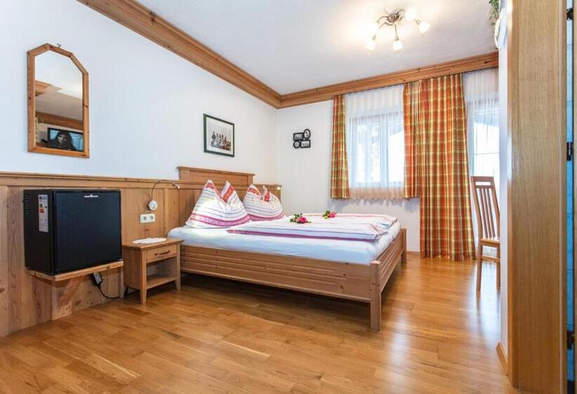 فندق Pension Lackenbauer