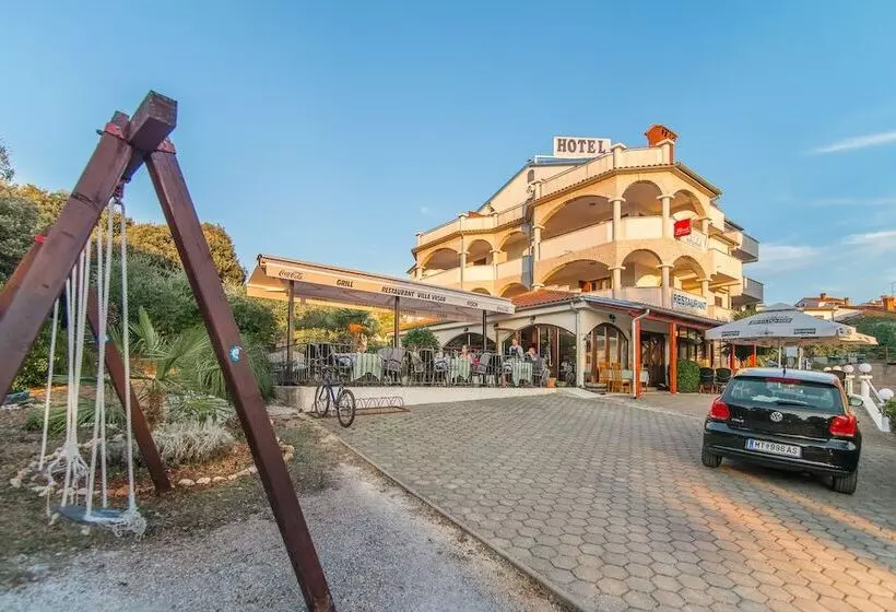 هتل Apartments And Rooms With Wifi Vrsar, Porec   3007