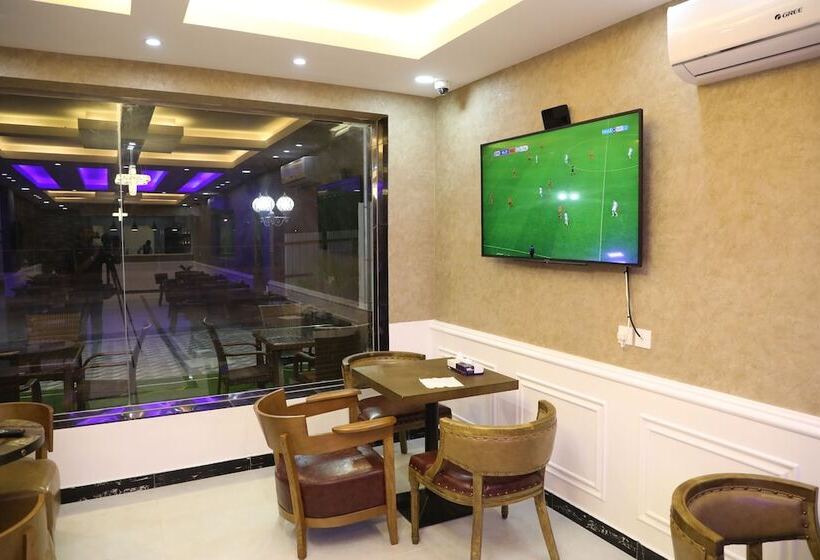 Отель Ashbilia Suites