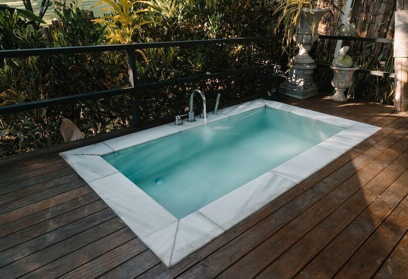 호텔 Canary Natural Resort