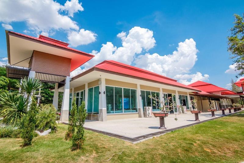 Отель Goldenland Resort