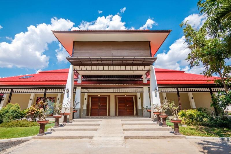 Отель Goldenland Resort