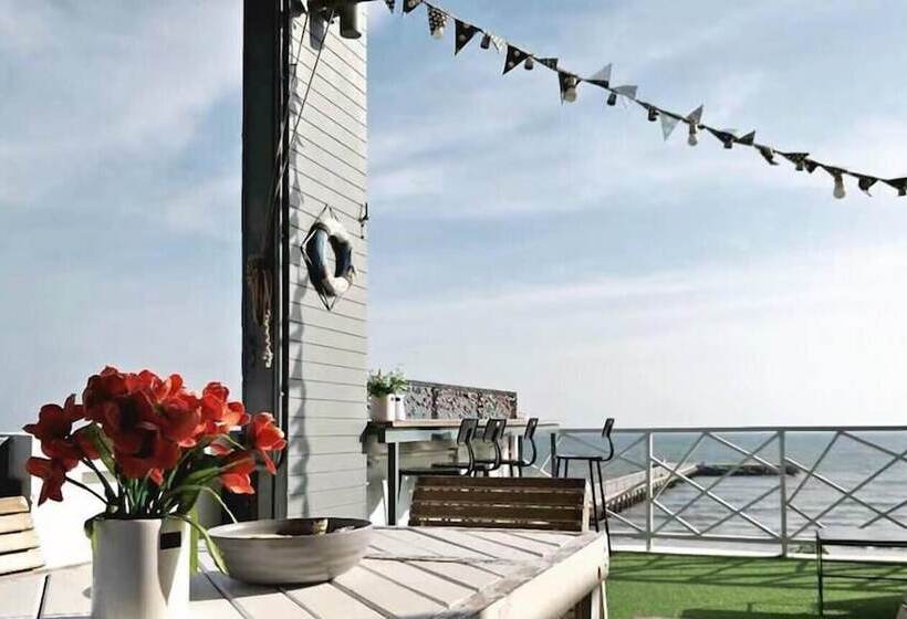 Hotelli Jetty Huahin Hostel