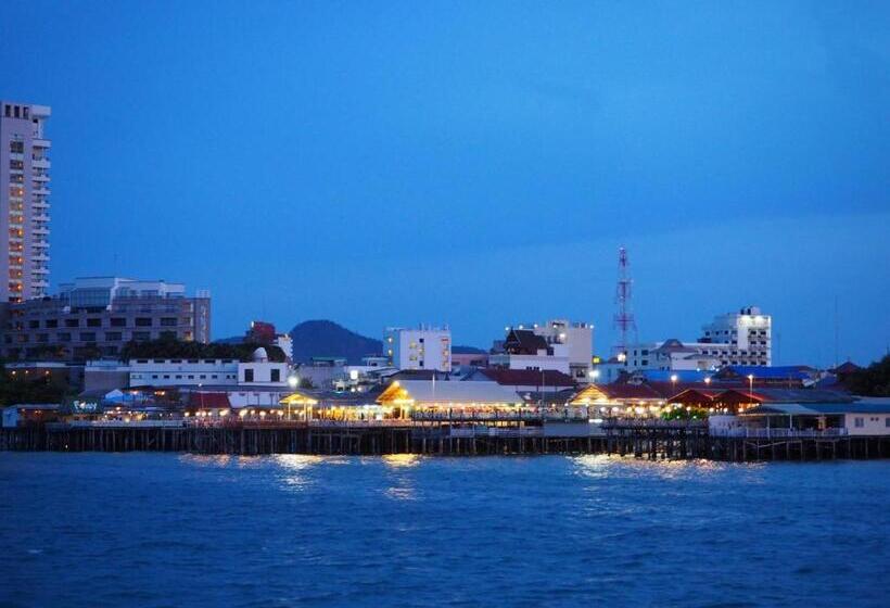 Hotelli Jetty Huahin Hostel