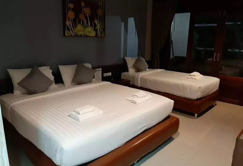 Hotelli Khanom Cabana Beach Resort