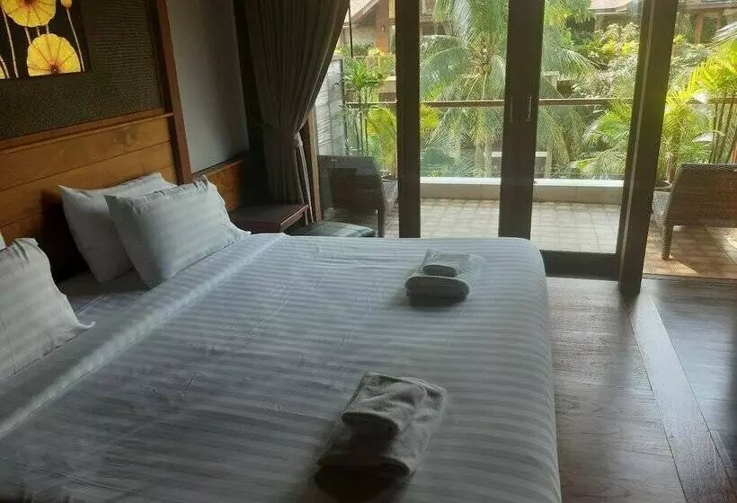 Hotelli Khanom Cabana Beach Resort