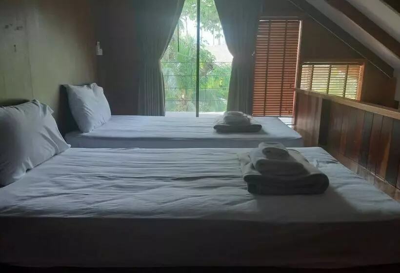 Hotelli Khanom Cabana Beach Resort