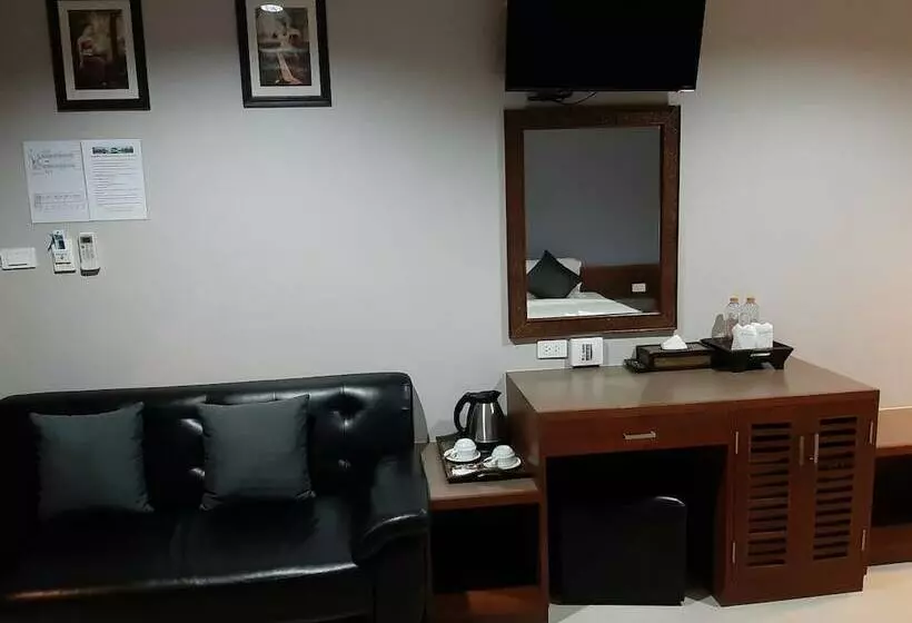 Hotelli Khanom Cabana Beach Resort