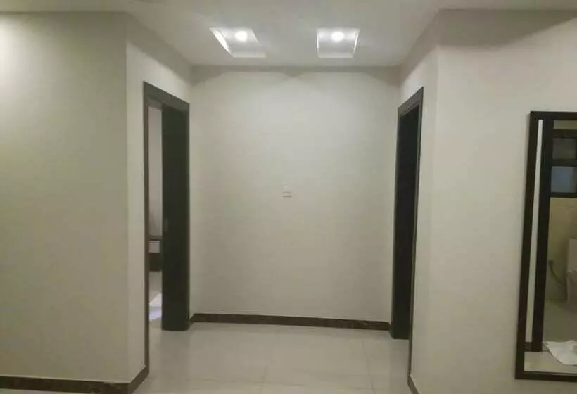 ホテル Remaz Suites