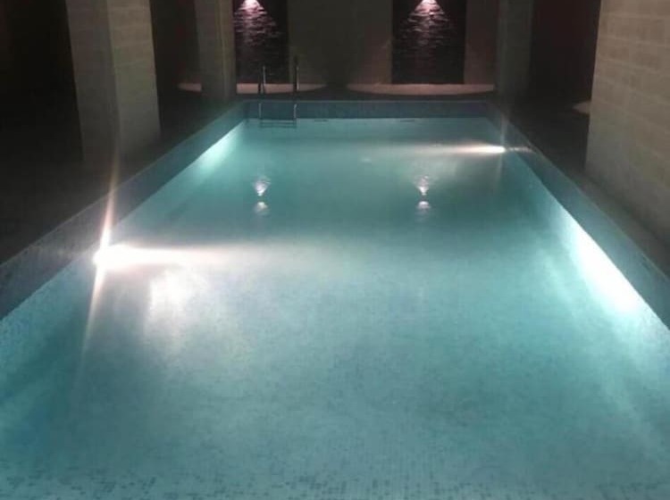 Отель Remaz Suites