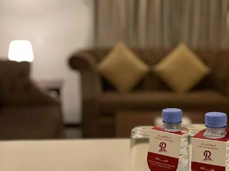 ホテル Remaz Suites