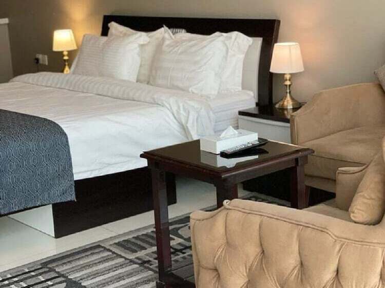 Отель Remaz Suites