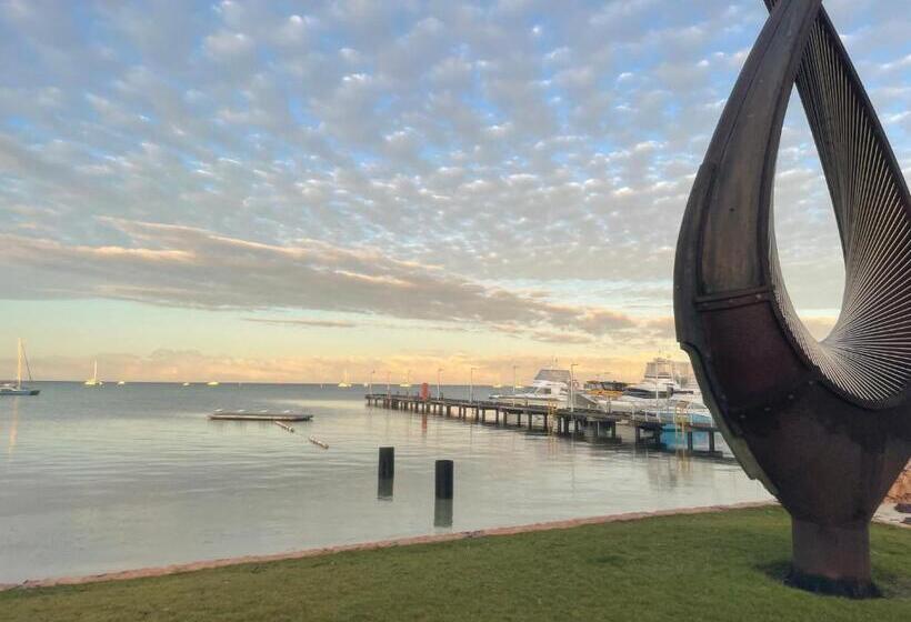 酒店 Shark Bay Seafront Apartments