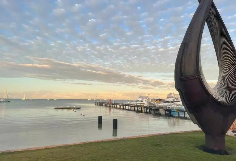 ホテル Shark Bay Seafront Apartments