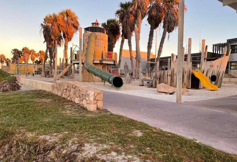 酒店 Shark Bay Seafront Apartments