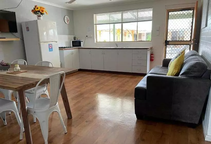 ホテル Shark Bay Seafront Apartments