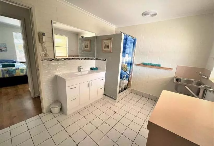 ホテル Shark Bay Seafront Apartments