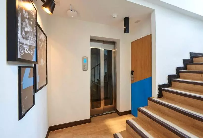 Hotel Smore Sala Daeng  Silom By D Varee