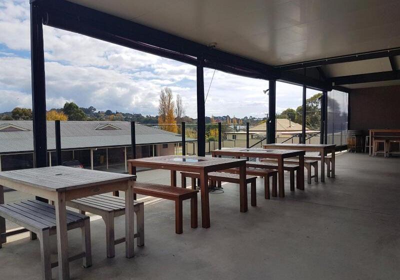 فندق Tenterfield Tavern And Motor Inn