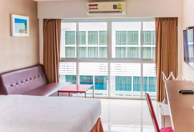 ホテル Villa Pool Lay Resort Pattaya