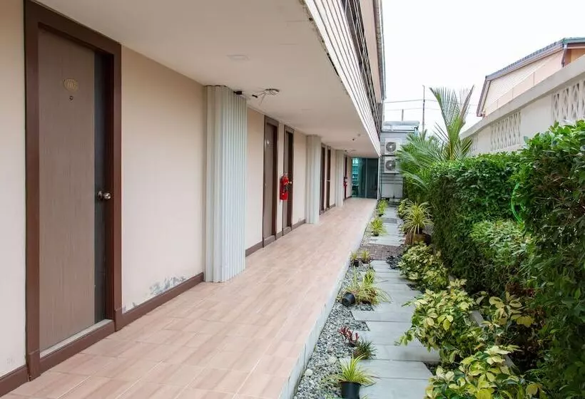 ホテル Villa Pool Lay Resort Pattaya