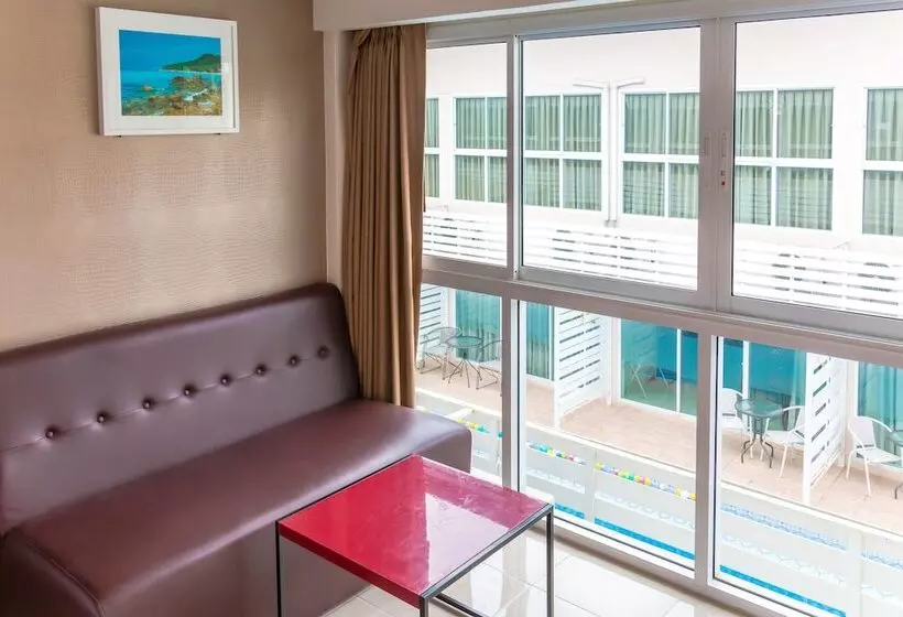 ホテル Villa Pool Lay Resort Pattaya