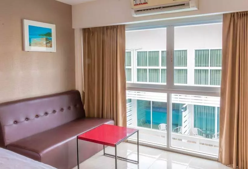 ホテル Villa Pool Lay Resort Pattaya