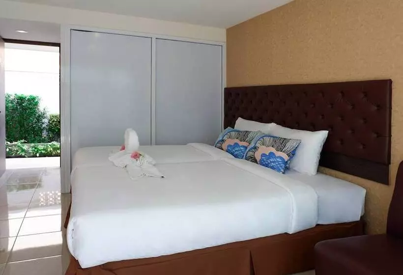 ホテル Villa Pool Lay Resort Pattaya