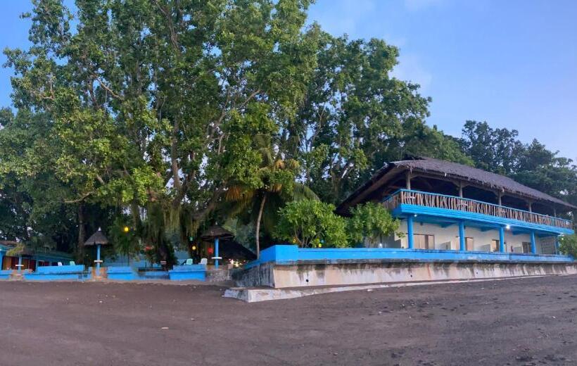 Отель Camiguin Island Golden Sunset Beach Club