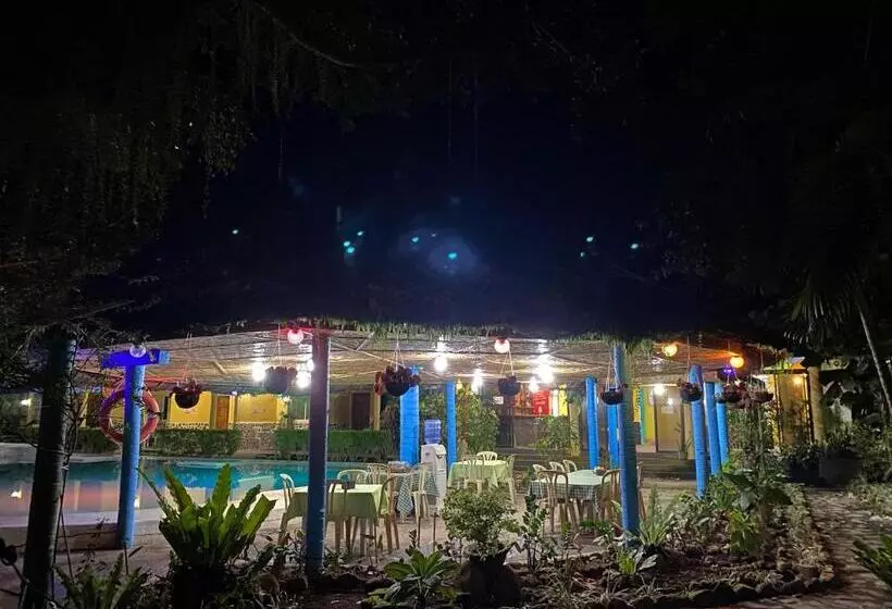 هتل Camiguin Island Golden Sunset Beach Club