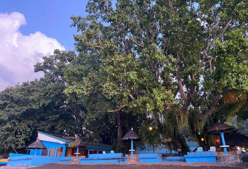 Отель Camiguin Island Golden Sunset Beach Club