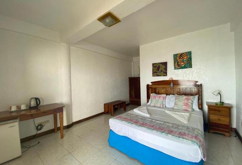 Отель Camiguin Island Golden Sunset Beach Club