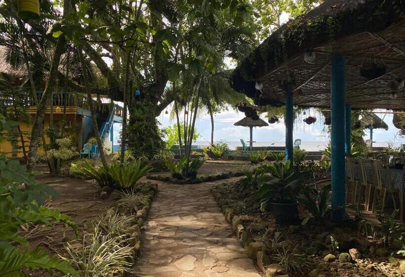 Отель Camiguin Island Golden Sunset Beach Club