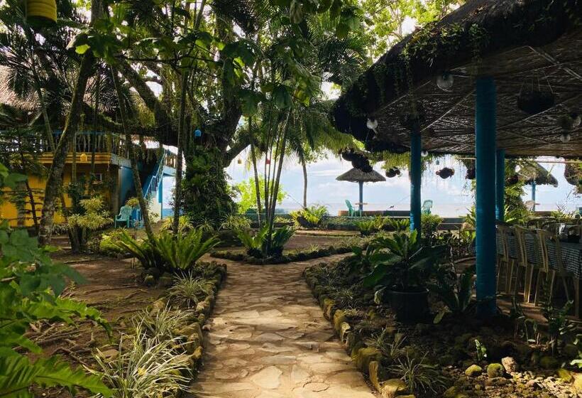 Отель Camiguin Island Golden Sunset Beach Club