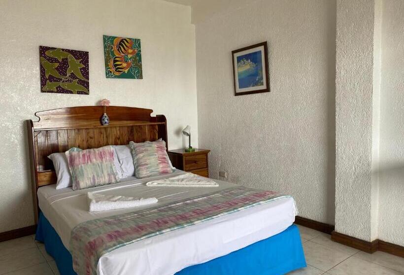 Отель Camiguin Island Golden Sunset Beach Club